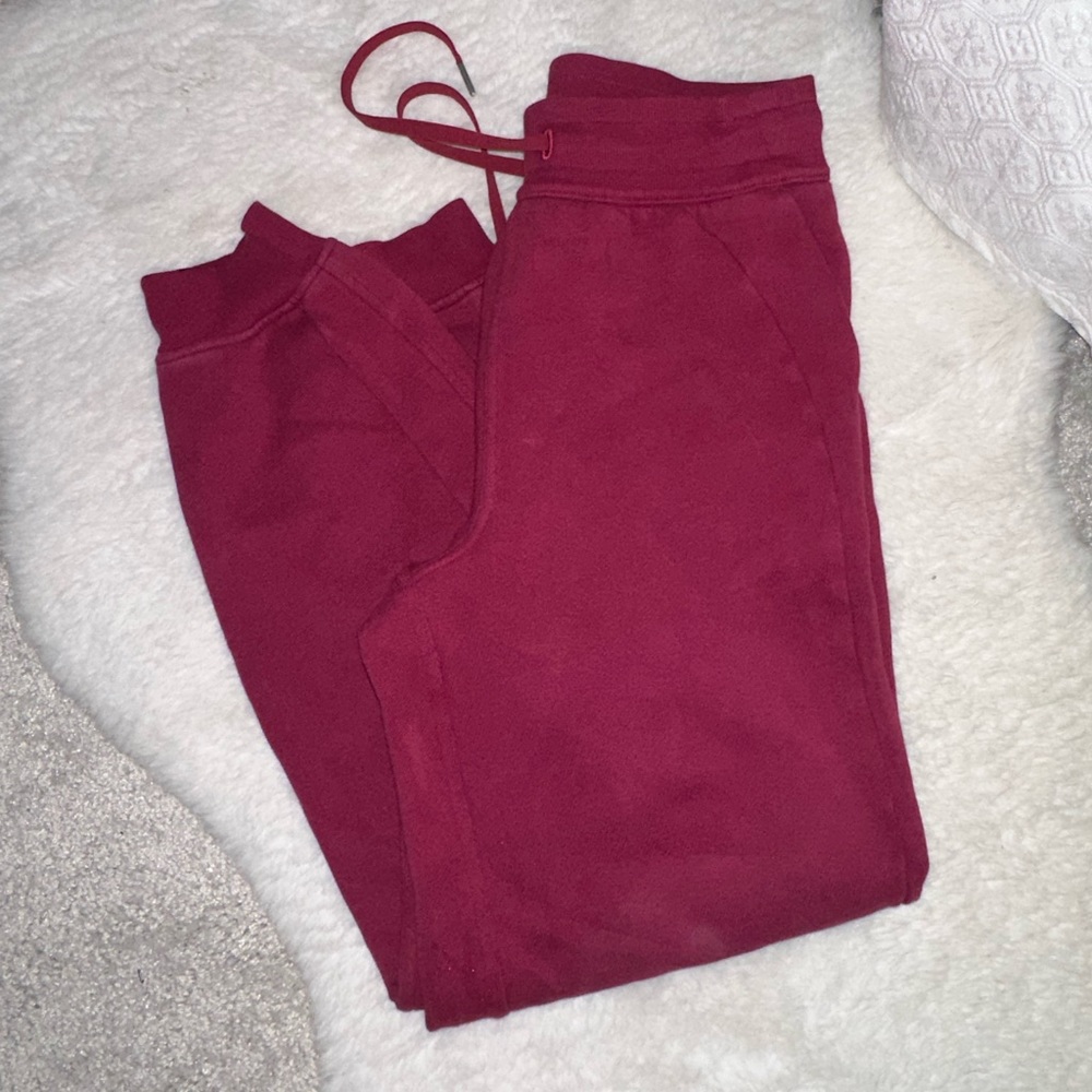 lululemon size 4 scuba sweatpants!